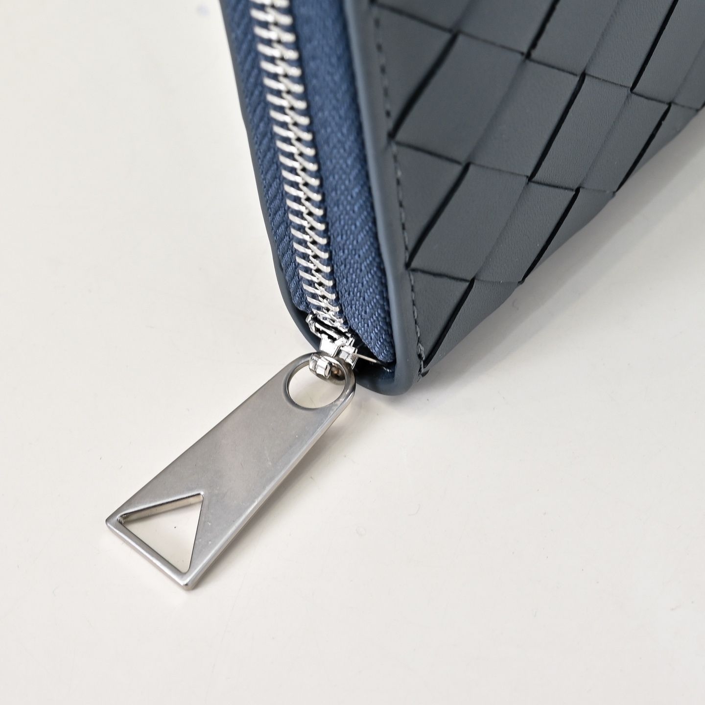 ボッテガ?ヴェネタ「Bottega Veneta」 カセット ロングウォレット