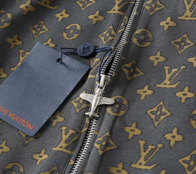 ルイ・ヴィトン「Louis Vuitton」秋冬コレクション クイルテッド ジャケット