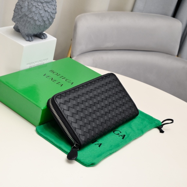 ボッテガ?ヴェネタ「Bottega Veneta」 カセット ロングウォレット