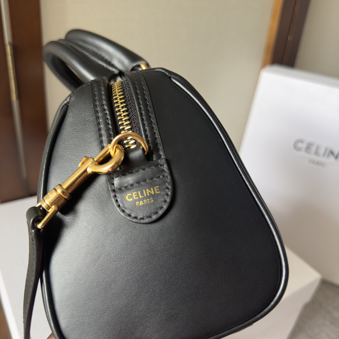 セリーヌ(Celine)スモール ボストン / スムースカーフスキン