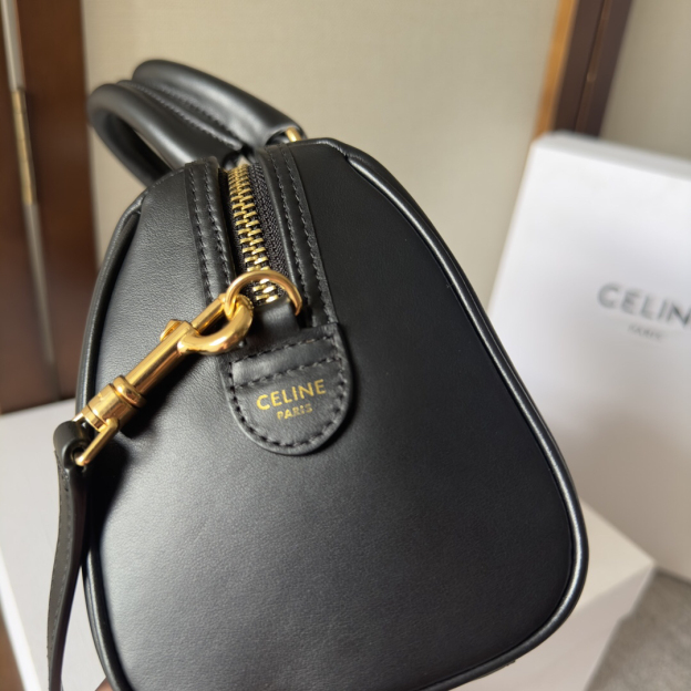 セリーヌ(Celine)スモール ボストン / スムースカーフスキン