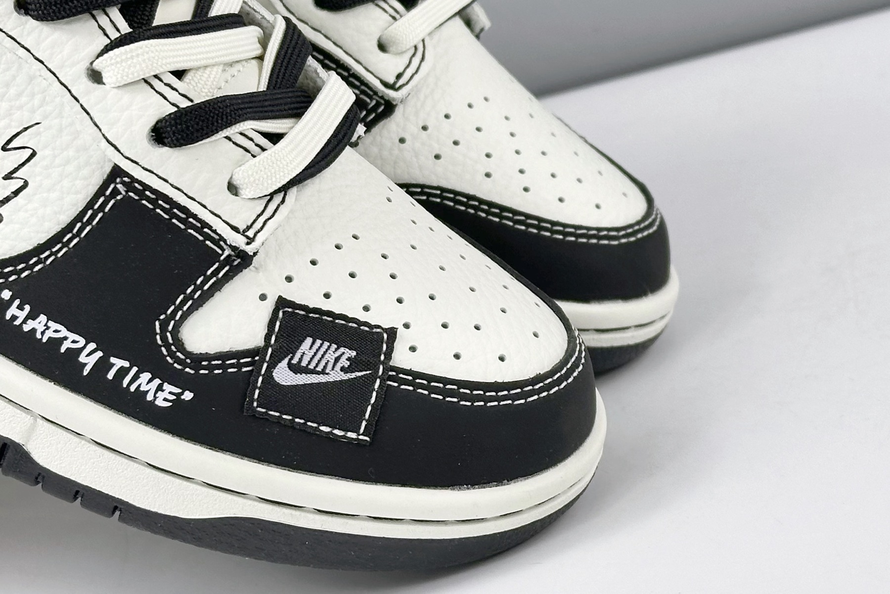 ナイキ「Nikeアライアンス製品 ク ロー カジュアルスニーカー