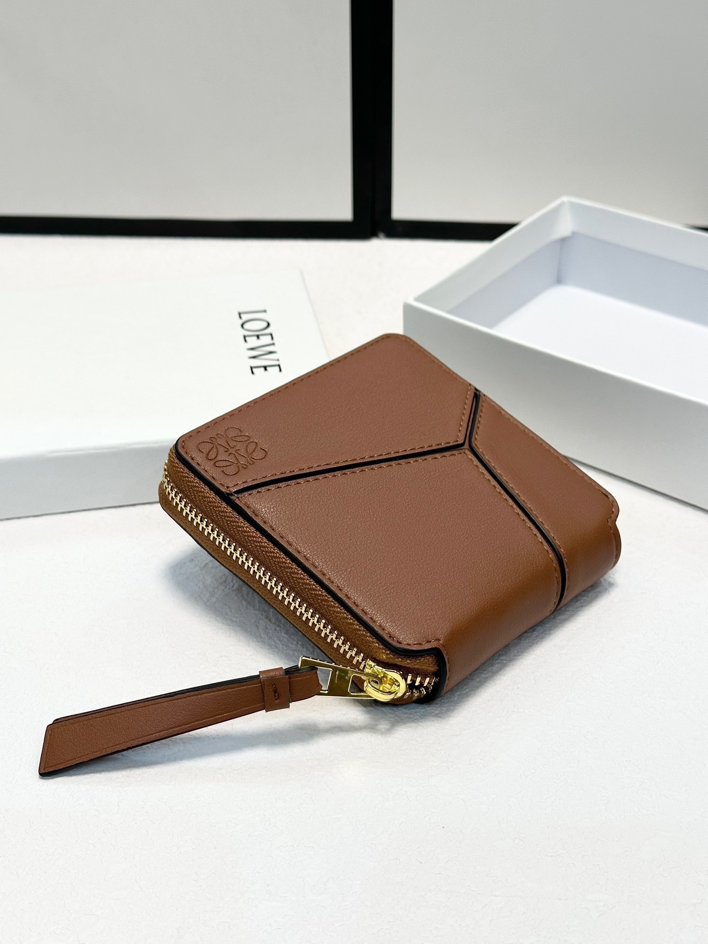 ロエベ「LOEWE」アナグラム コンティネンタル ウォレット 4色