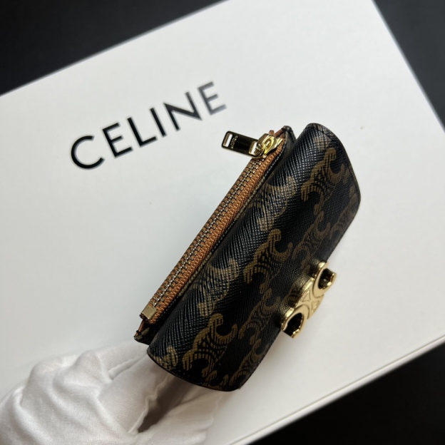 セリーヌ「Celine」スモール フラップウォレット トリオンフ / シャイニーカーフスキン