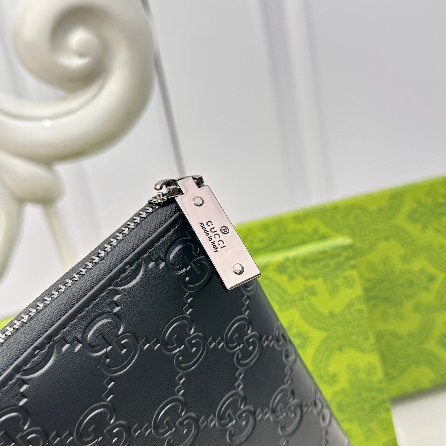 グッチ「Gucci」シグネチャー レザー ウェブ ジップアラウンドウォレット