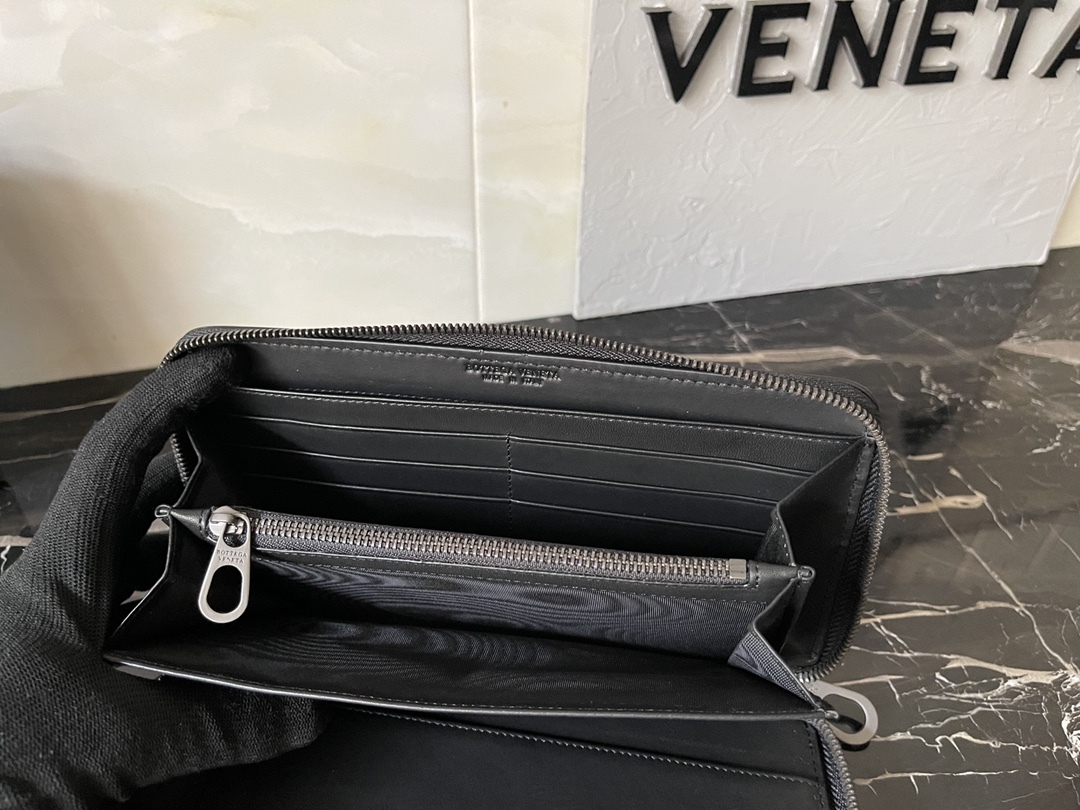 ボッテガ・ヴェネタ「Bottega Veneta」メンズ ザッパー ロング ウォレット