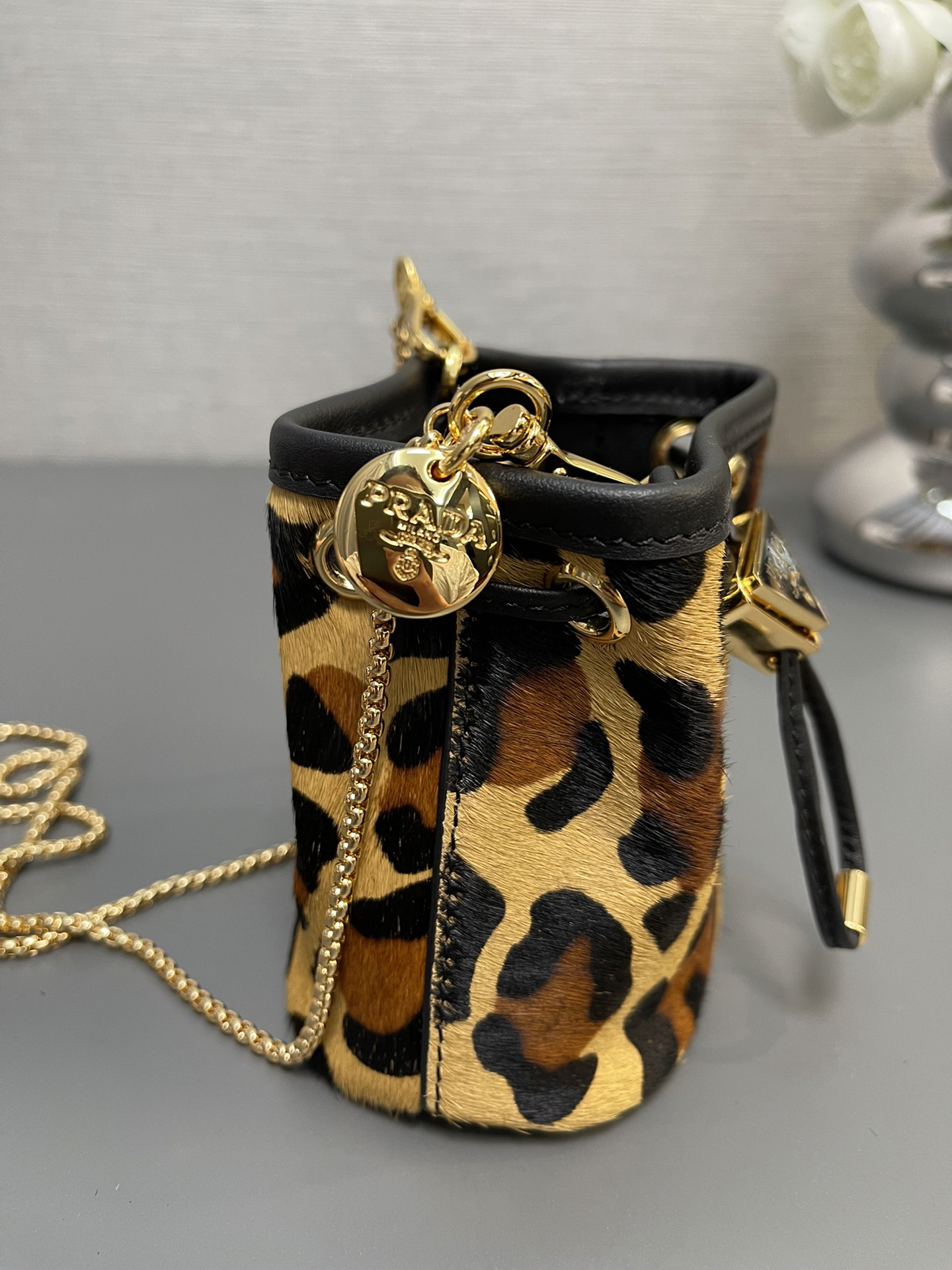 プラダ「Prada」レオパードプリント ボトルバッグ  ミニバッグ