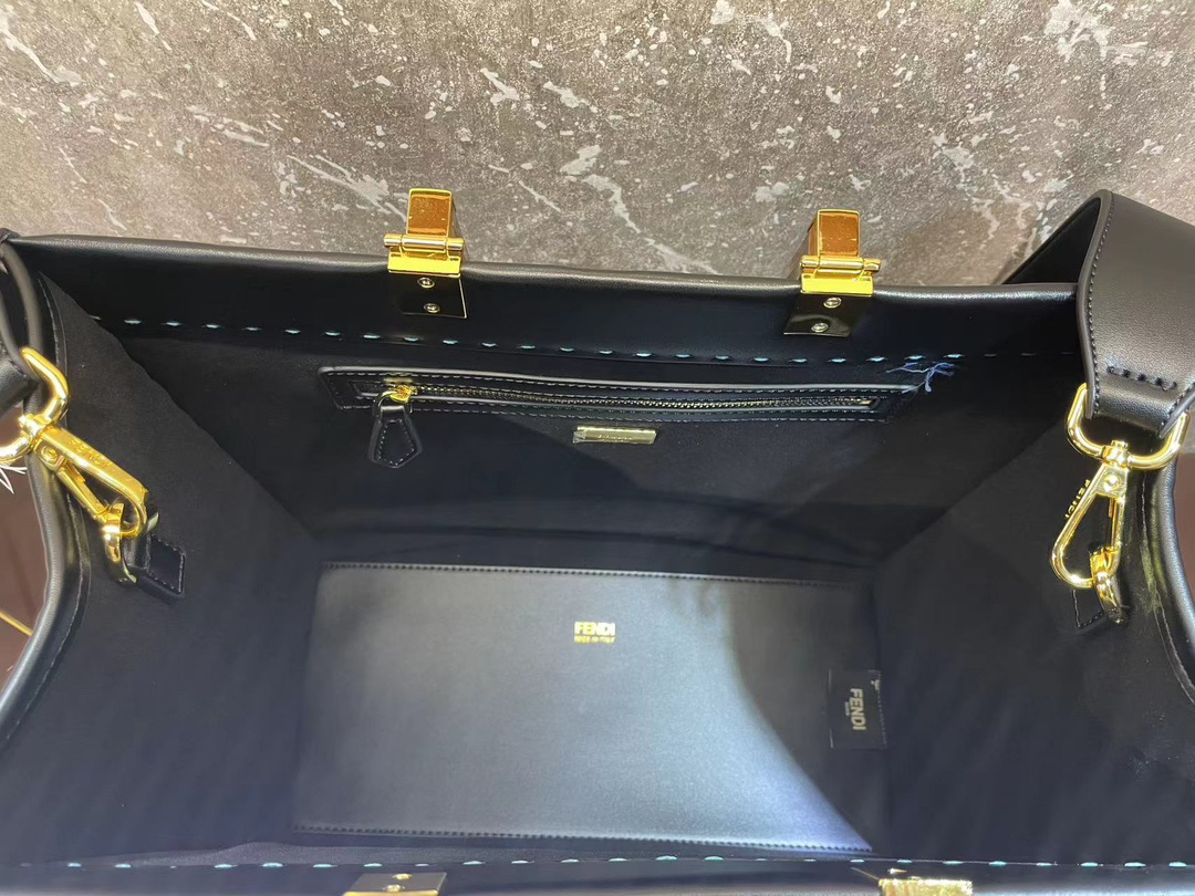 フェンディ「Fendi」Sunshine レザー ミディアム トートバッグ