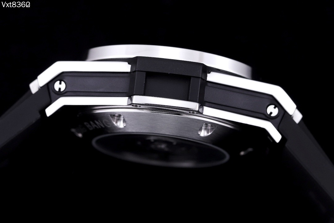 ウブロ「Hublot」ビッグバン ウニコ チタニウム レインボー 42MM