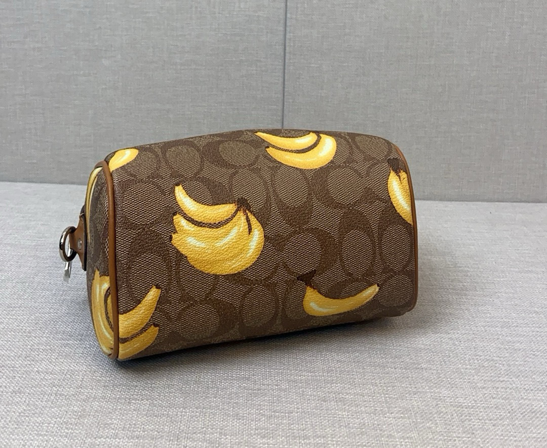 コーチ「Coach」Banana ボストン ピロー バッグ