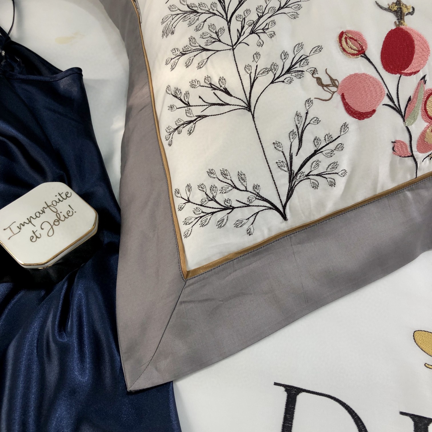 ディオール「Dior」プレミアムコットン ゴールド＆シルバー刺繍 4点セット