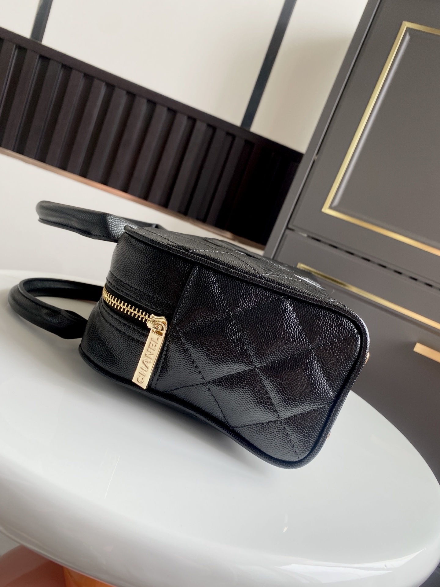 シャネル「Chanel」Vintage Medallion ハンドバッグ