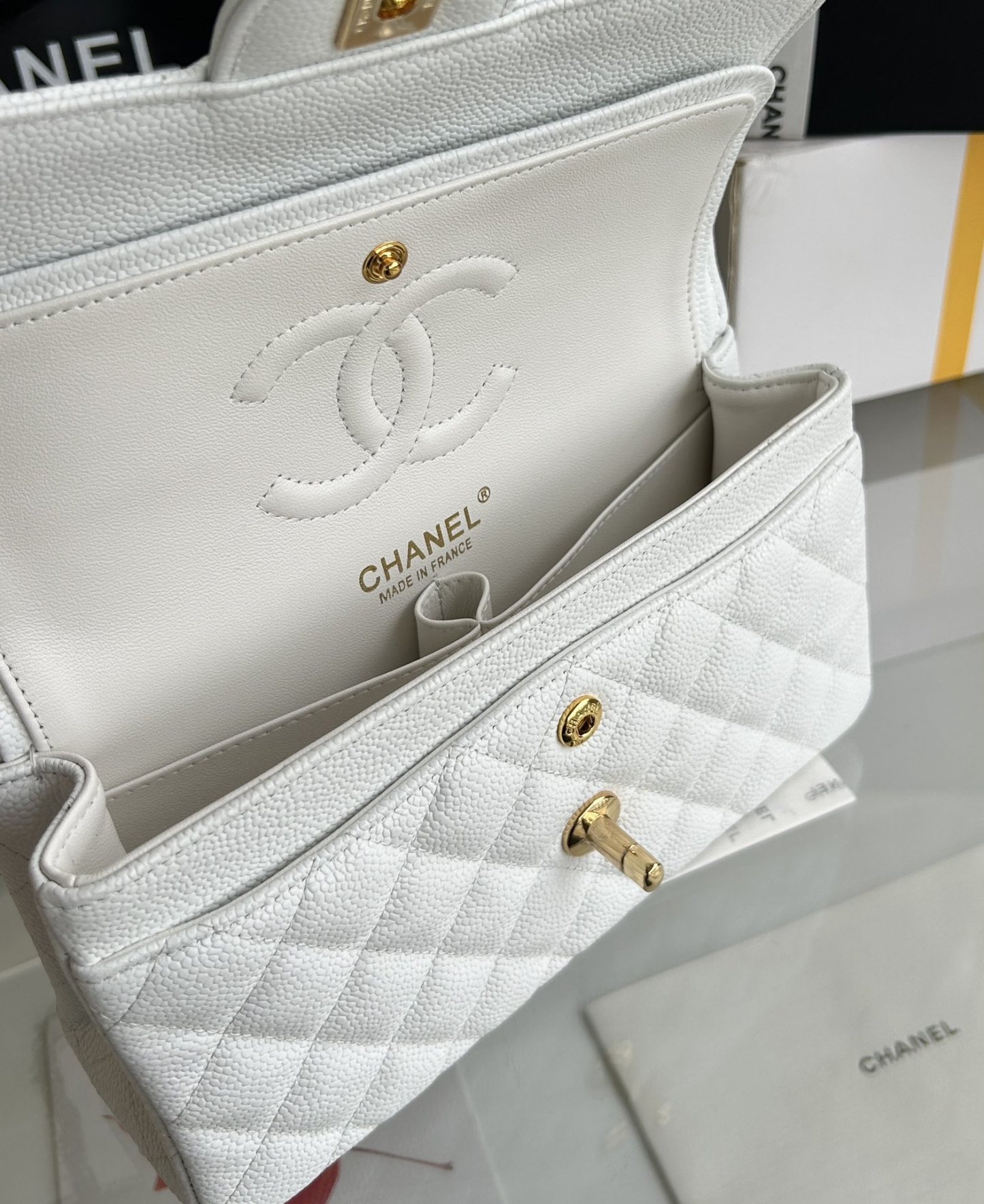 シャネル「Chanel」 Classic Flap レザー 菱格紋 ショルダーバッグ