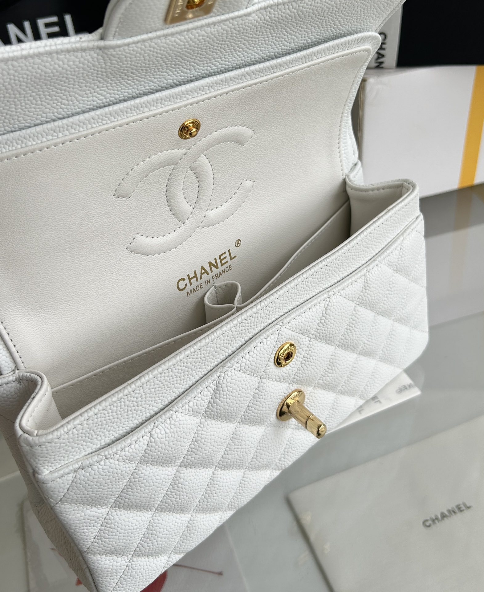 シャネル「Chanel」 Classic Flap レザー 菱格紋 ショルダーバッグ