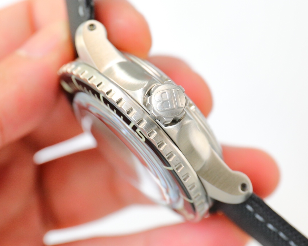 ブランパン「Blancpain」フィフティ・ファゾムス 5015 ダイバーズウォッチ