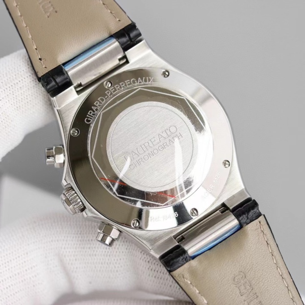 ジラール・ペルゴ「Girard-Perregaux」ラウレアート クロノグラフ 腕時計42MM