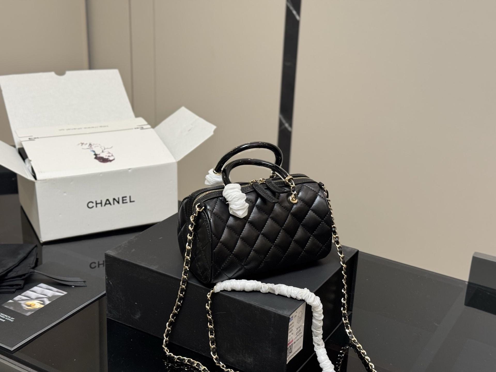 シャネル「Chanel」‌25P ボウリングバッグ