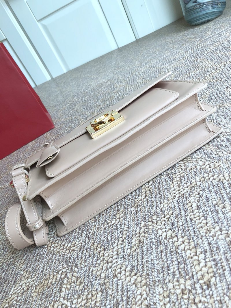フェラガモ「Ferragamo」ガンチーニトップハンドルバッグ