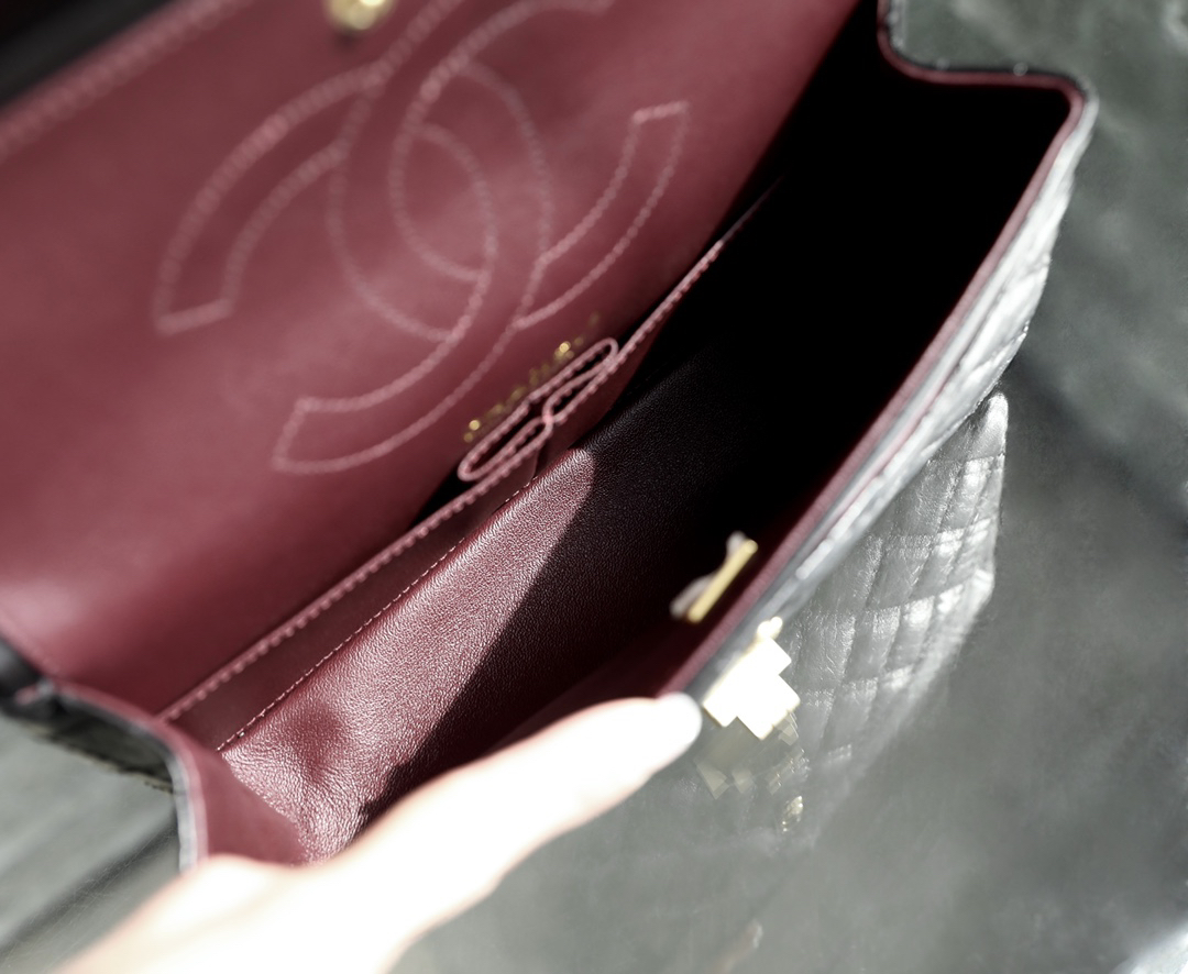 シャネル「Chanel」クラシック フラップバッグ ミディアム