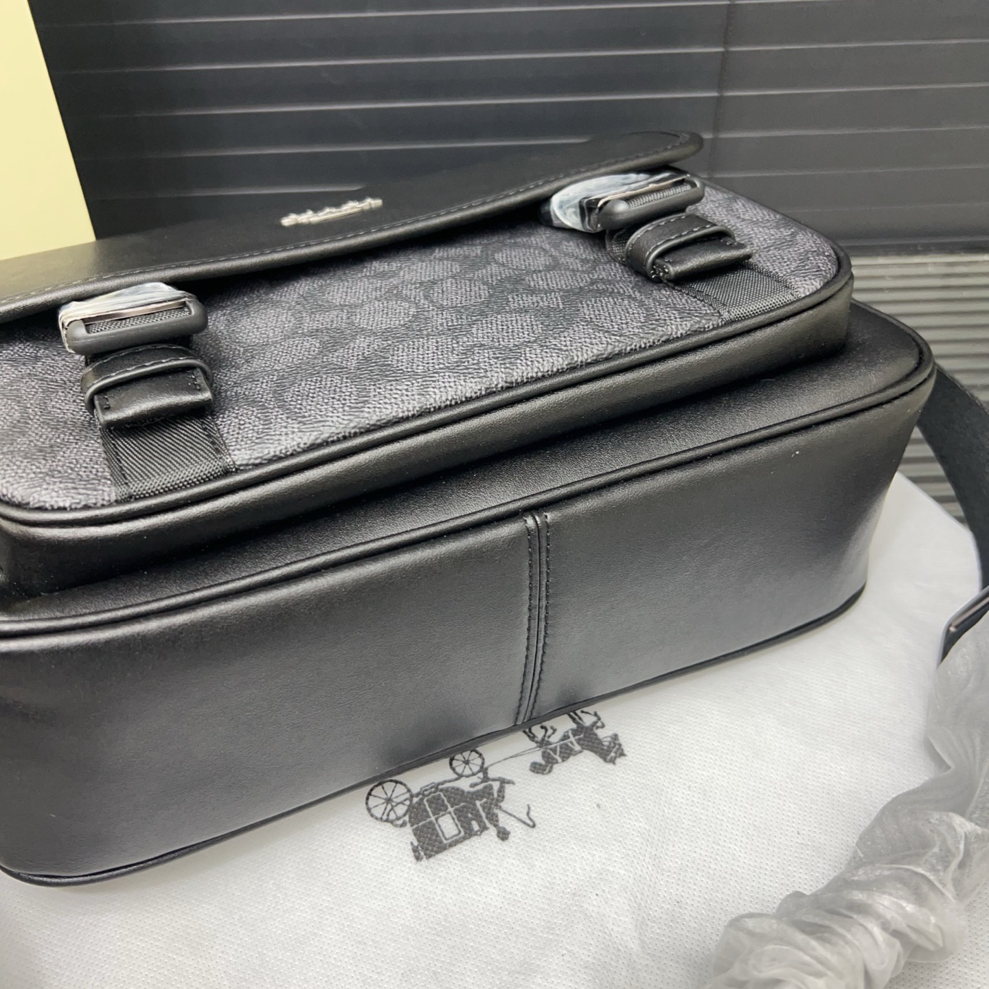 コーチ「Coach」 Racer Tra カラーブロック フラップ メッセンジャーバッグ