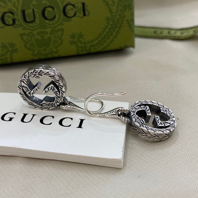 グッチ「Gucci」 Interlocking 双G ピアス（フックタイプ）