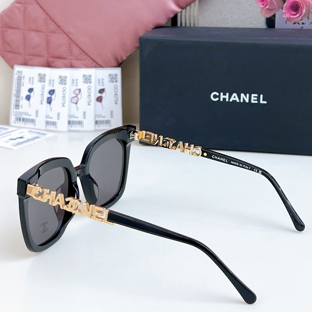 シャネル「Chanel」スクエア フレーム ダブルCC サングラス