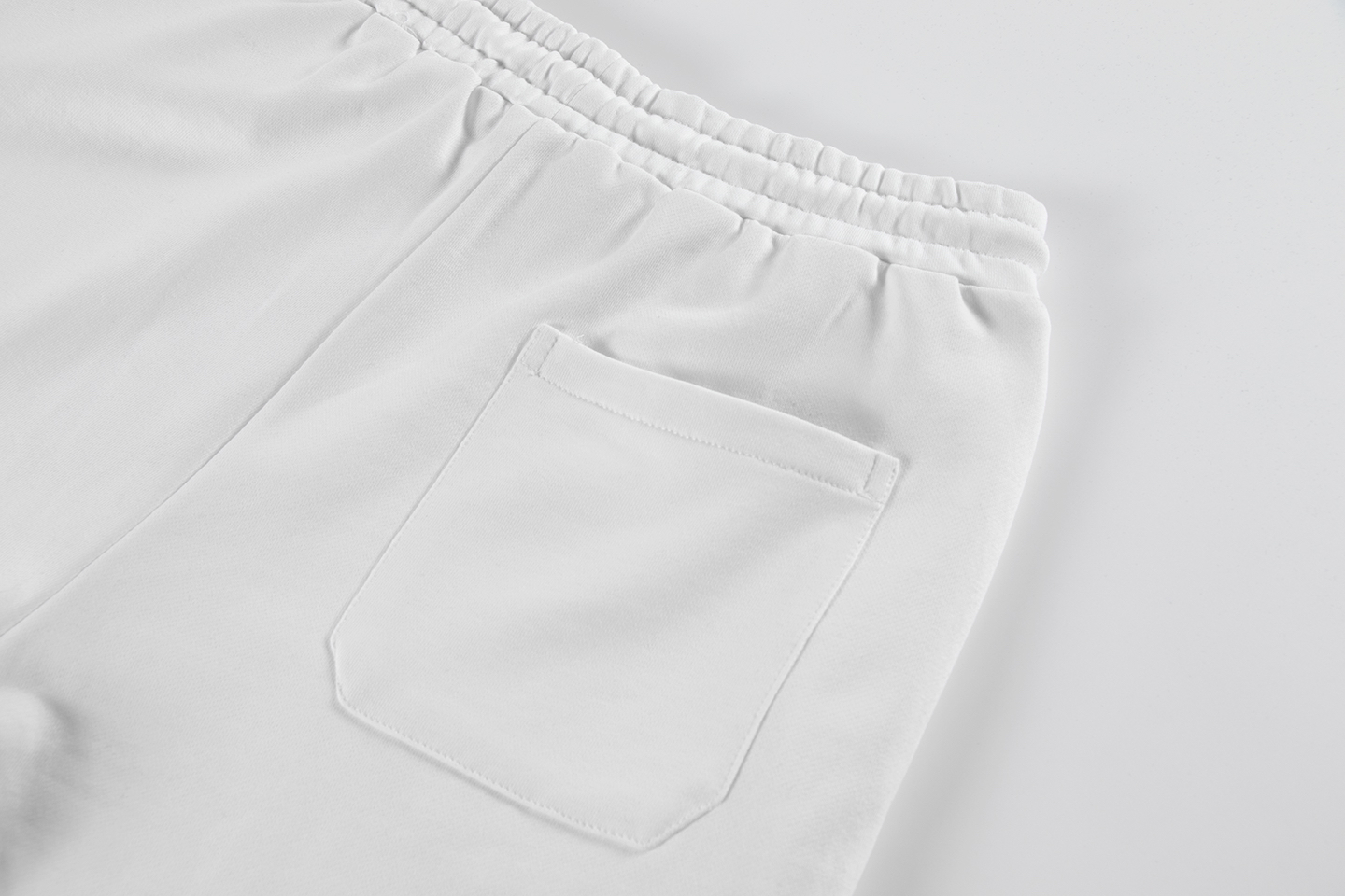 バレンシアガ「Balenciaga」2025のトレンドモーグルパンツ