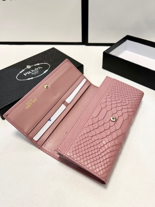 プラダ(Prada) レディース財布 2色