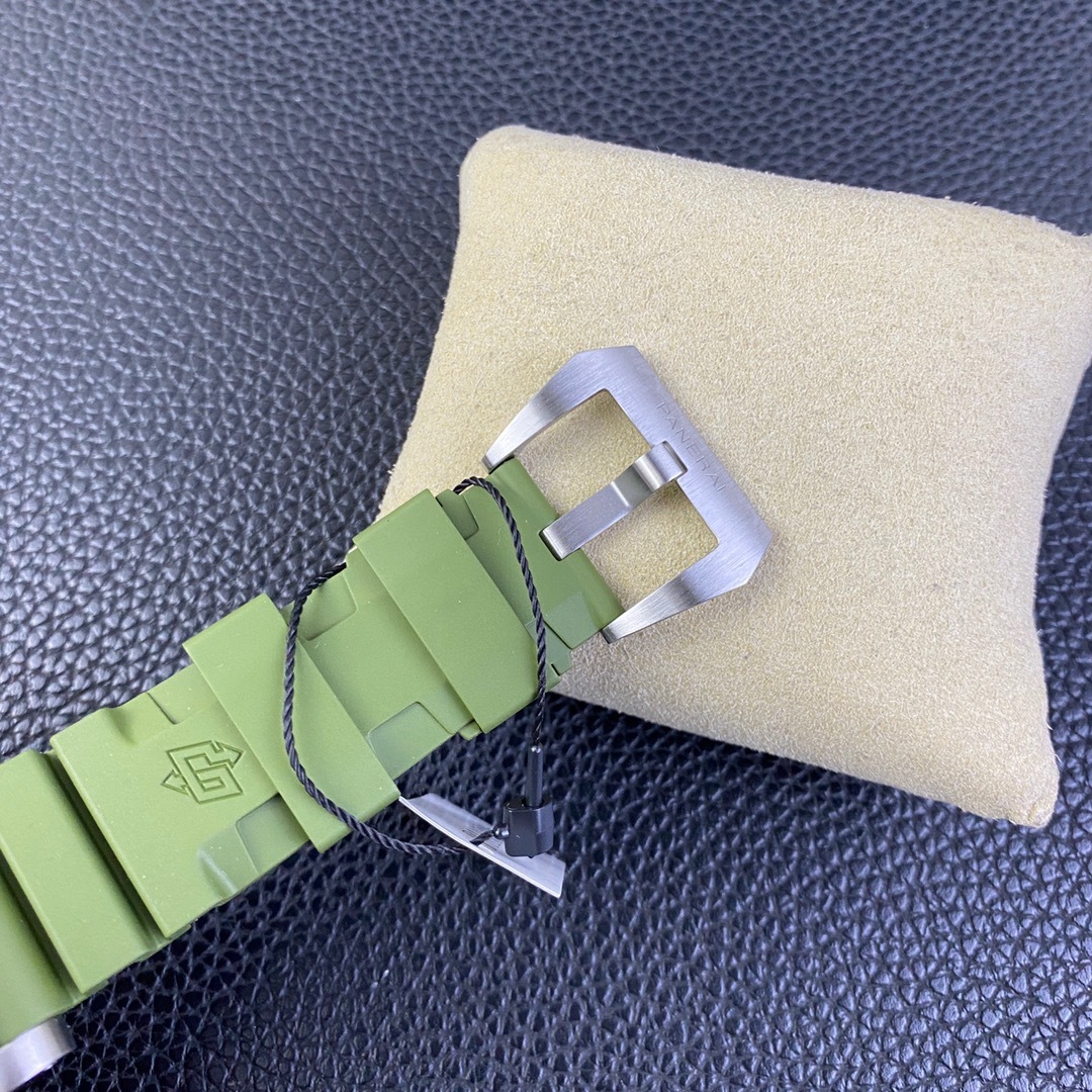 パネライ「Panerai」ルミノール マリーナ クロノグラフ ウォッチ 44mm