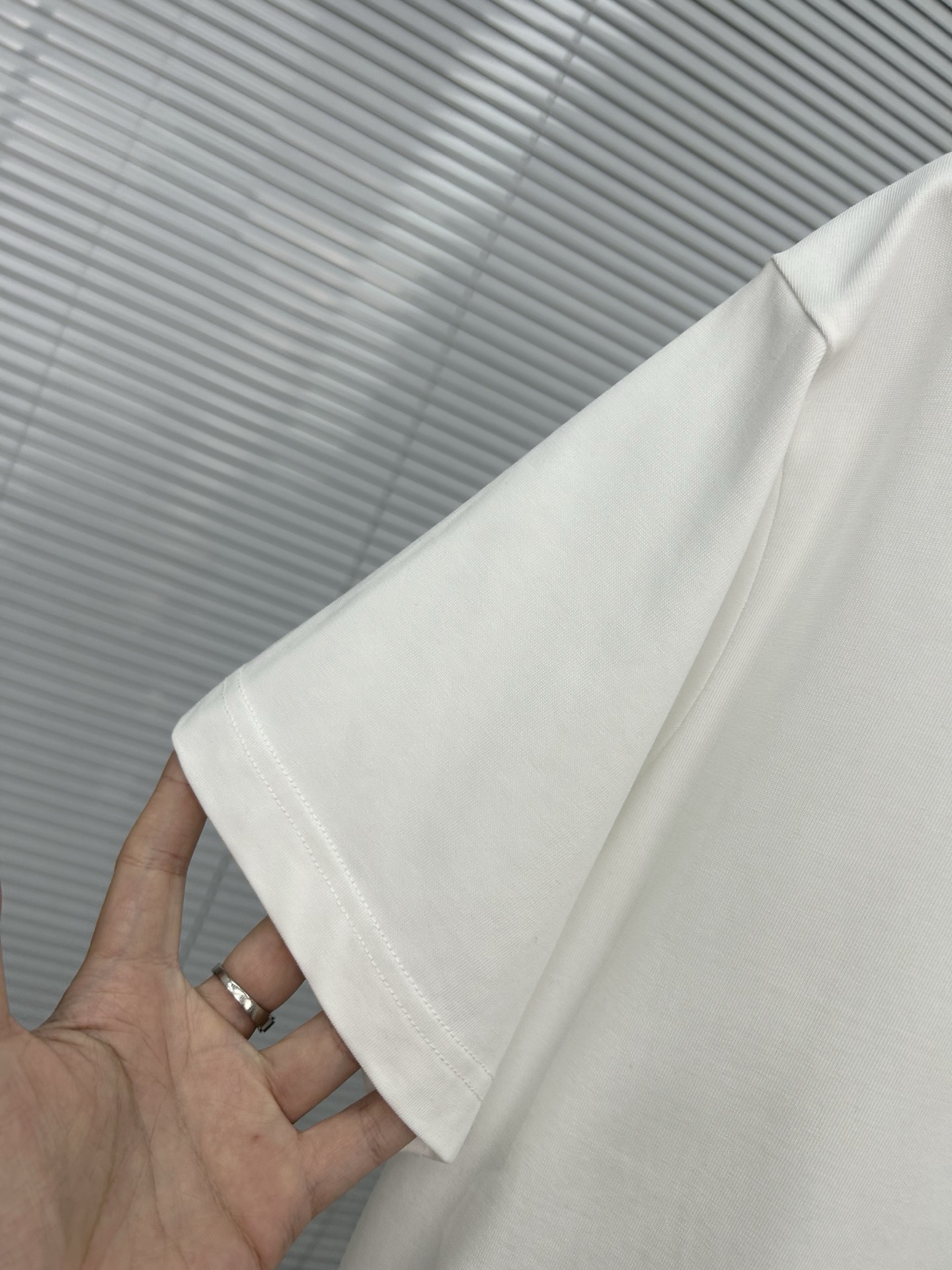 ヴァレンティノ「Valentino」2025SS 春夏 カップル用 半袖Tシャツ