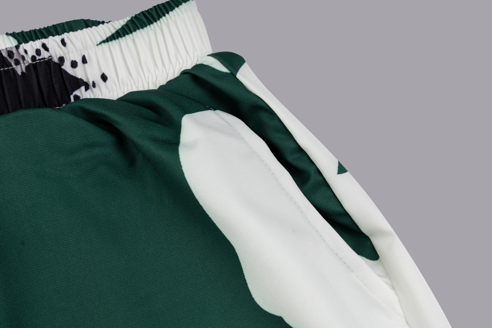 ヴァレンティノ「Valentino」フラワー シルク ショートパンツ