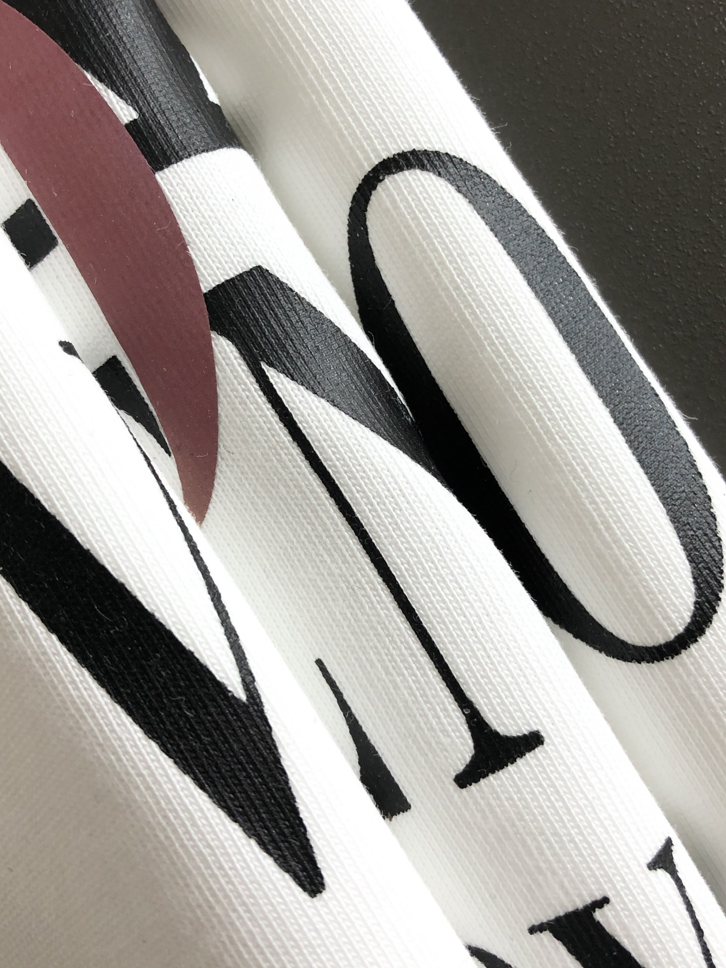 ヴァレンティノ「Valentino」2025最新プリント半袖