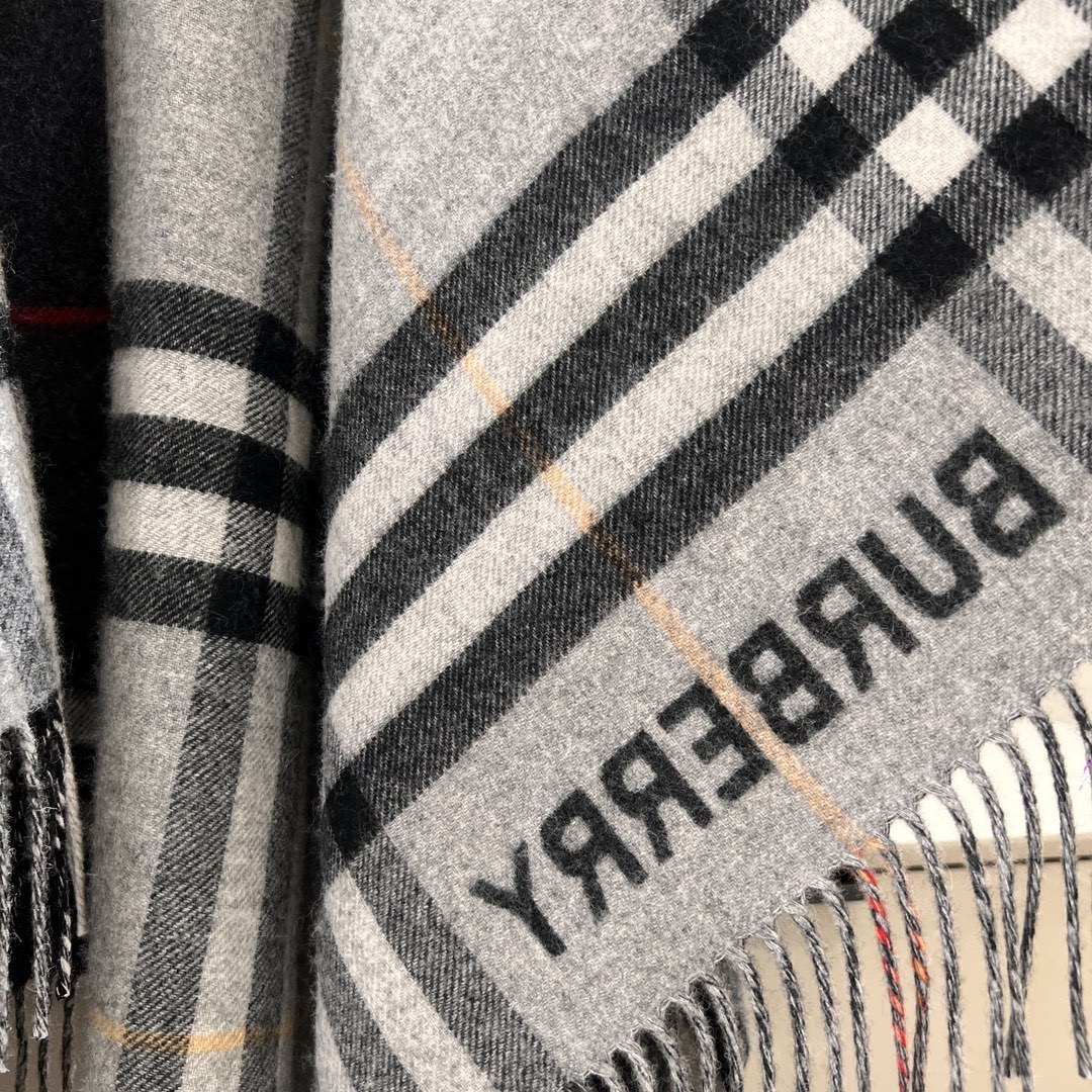 バーバリー「Burberry」リバーシブル チェック ウール ケープ 140 x 140cm