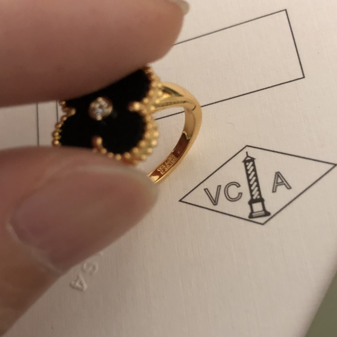 ヴァン クリーフ＆アーペル「Van Cleef & Arpels」 Vintage Alhambra クラシック 四つ葉 リング