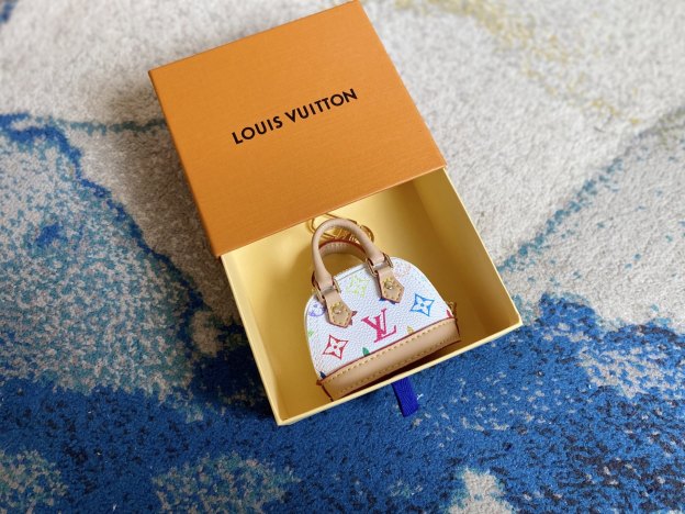 ルイ・ヴィトン「Louis Vuitton」LV × TM バッグチャーム･マイクロ アルマ