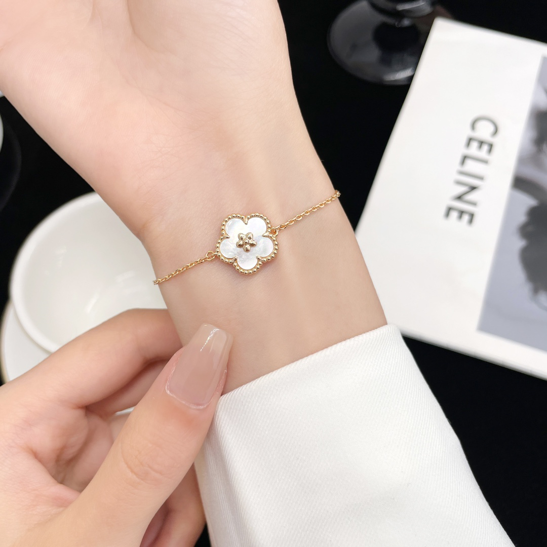 ヴァン クリーフ＆アーペル「Van Cleef & Arpels」Lucky Spring 18Kローズゴールド ホワイトベリル シングルフラワー ブレスレット16cm～18cm