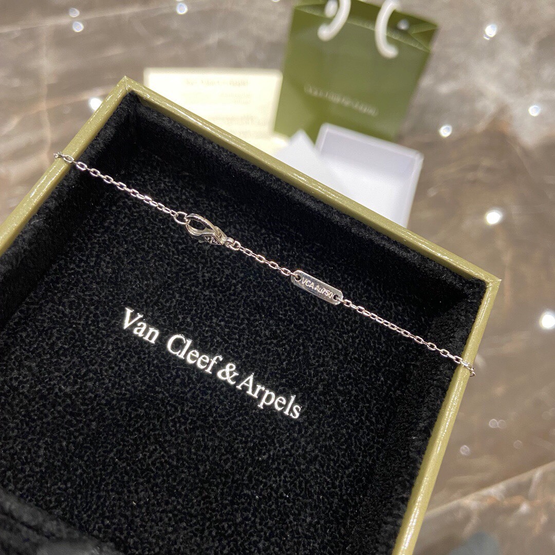 ヴァン クリーフ＆アーペル「Van Cleef & Arpels」Alhambra 18Kイエローゴールド マザーオブパール ペンダント42cm