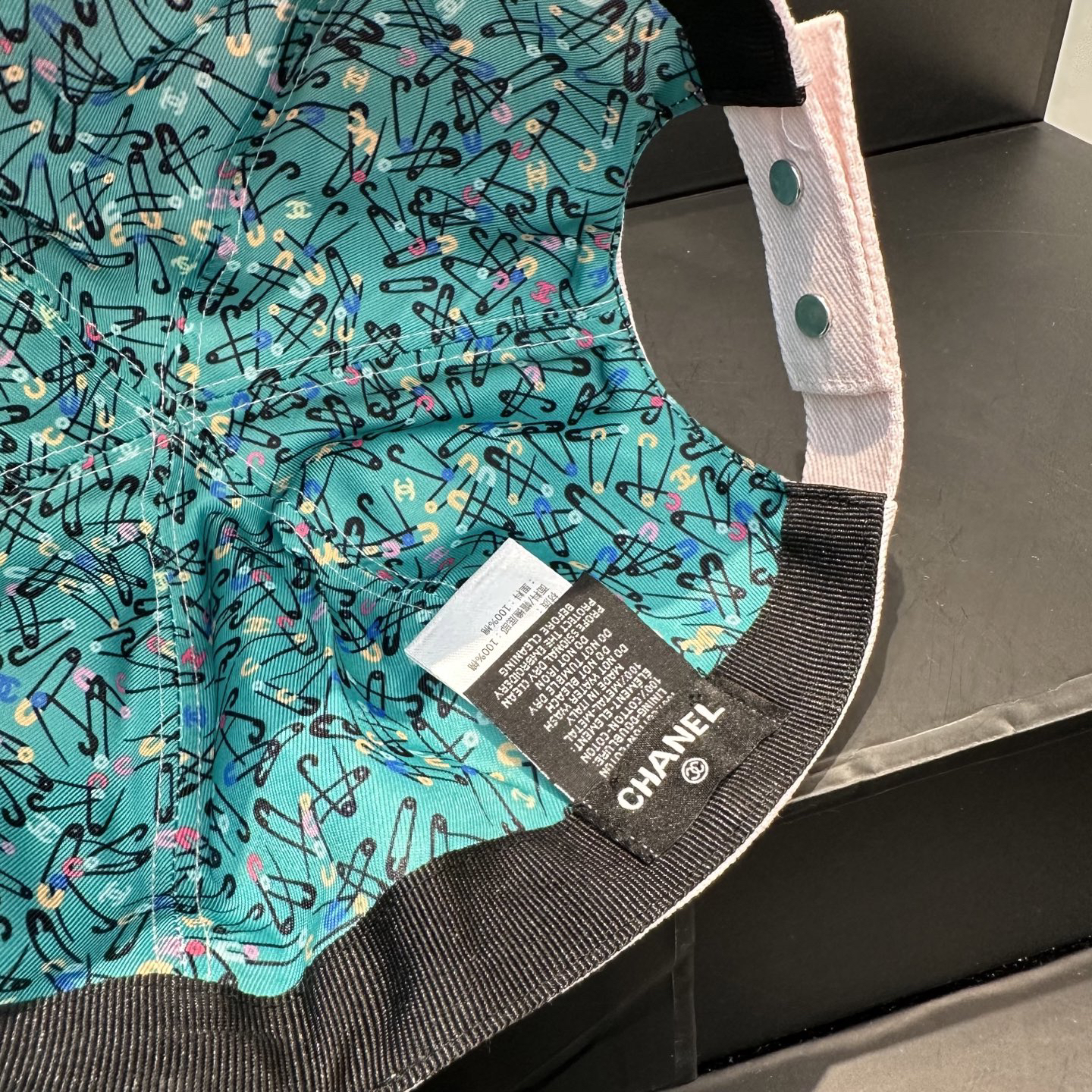 シャネル「Chanel」リバーシブル エンブロイダリー バケットハット