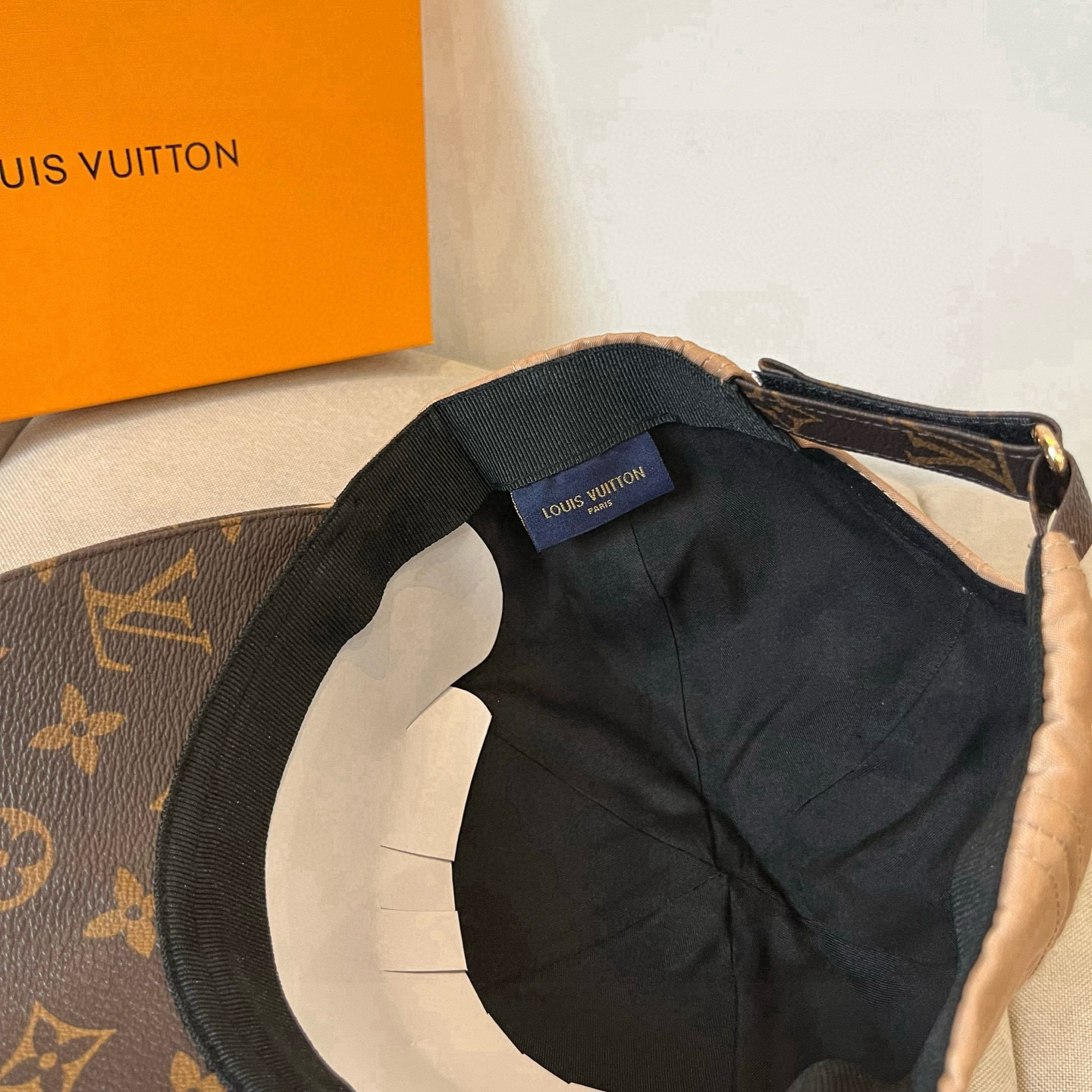 ルイ・ヴィトン「Louis Vuitton」Signature ベースボールキャップ‌