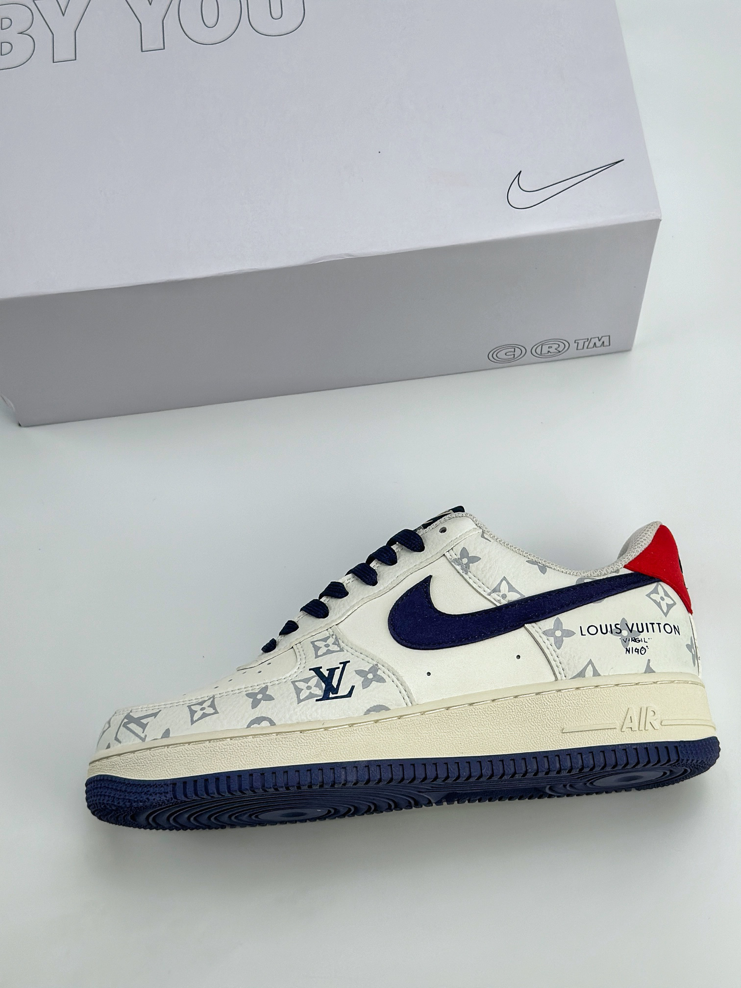 「コラボモデル」Louis Vuitton x Nike Air Force 1 Low スニーカー