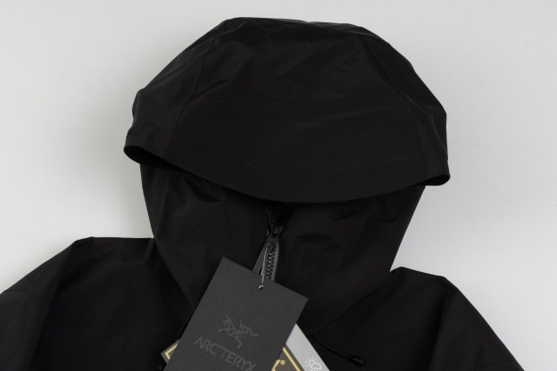 アークテリクス「ARC'TERYX」 ユニセックス フード付きスキーダウンパーカー