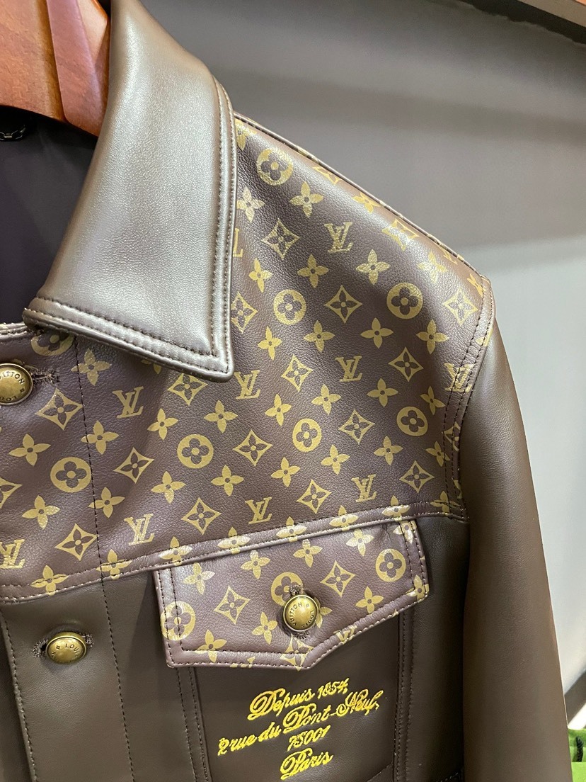ルイ・ヴィトン「Louis Vuitton」羊の皮のコート