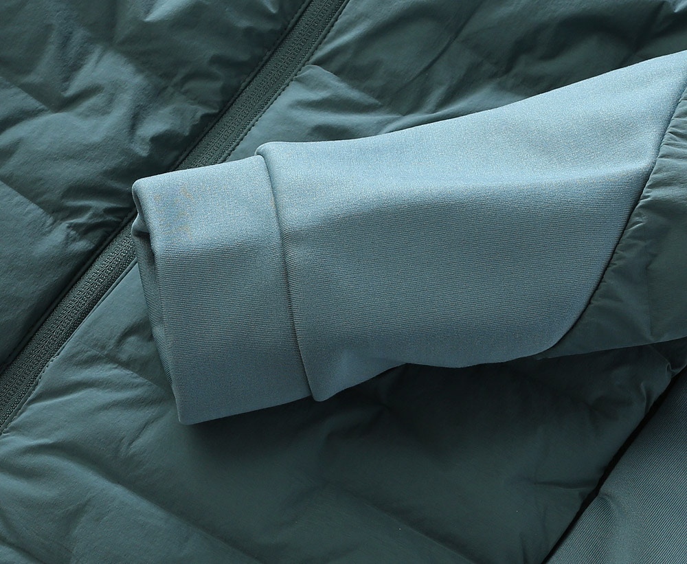 アークテリクス「ARC'TERYX」シームレス ダウンジャケット メンズ