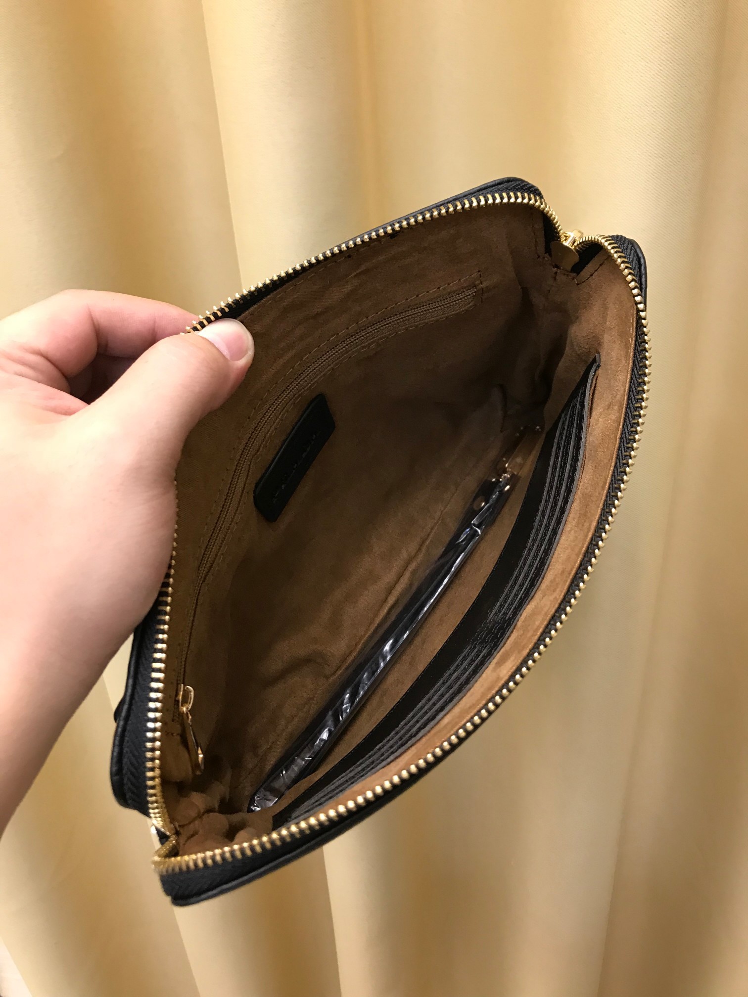 プラダ「Prada」