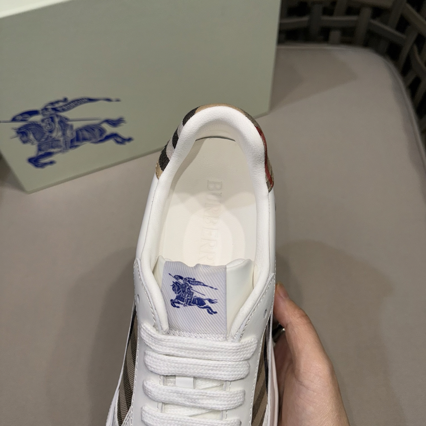 バーバリー「Burberry」TBクラシック ロー メンズ クラシック ローカット スニーカー