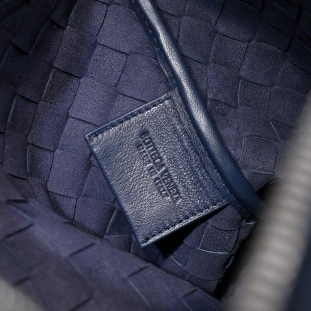 ボッテガ・ヴェネタ「Bottega Veneta」Intrecciato メンズクラッチバッグ