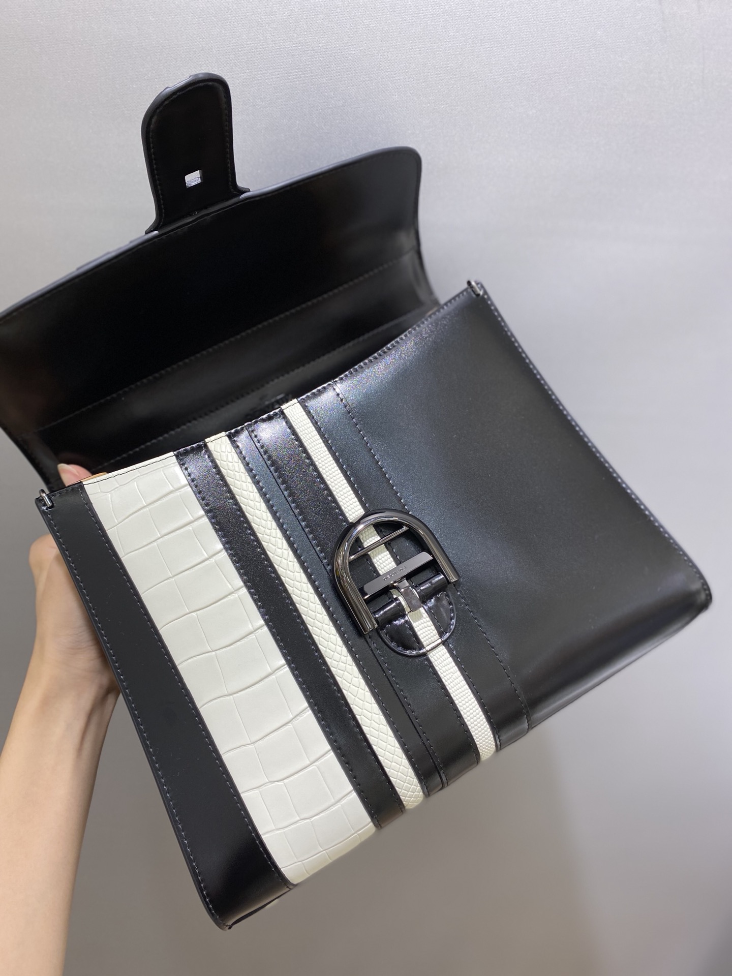デルヴォー「Delvaux」 BL シリーズ ボックスレザー＆ホワイトリザード ハンドバッグ