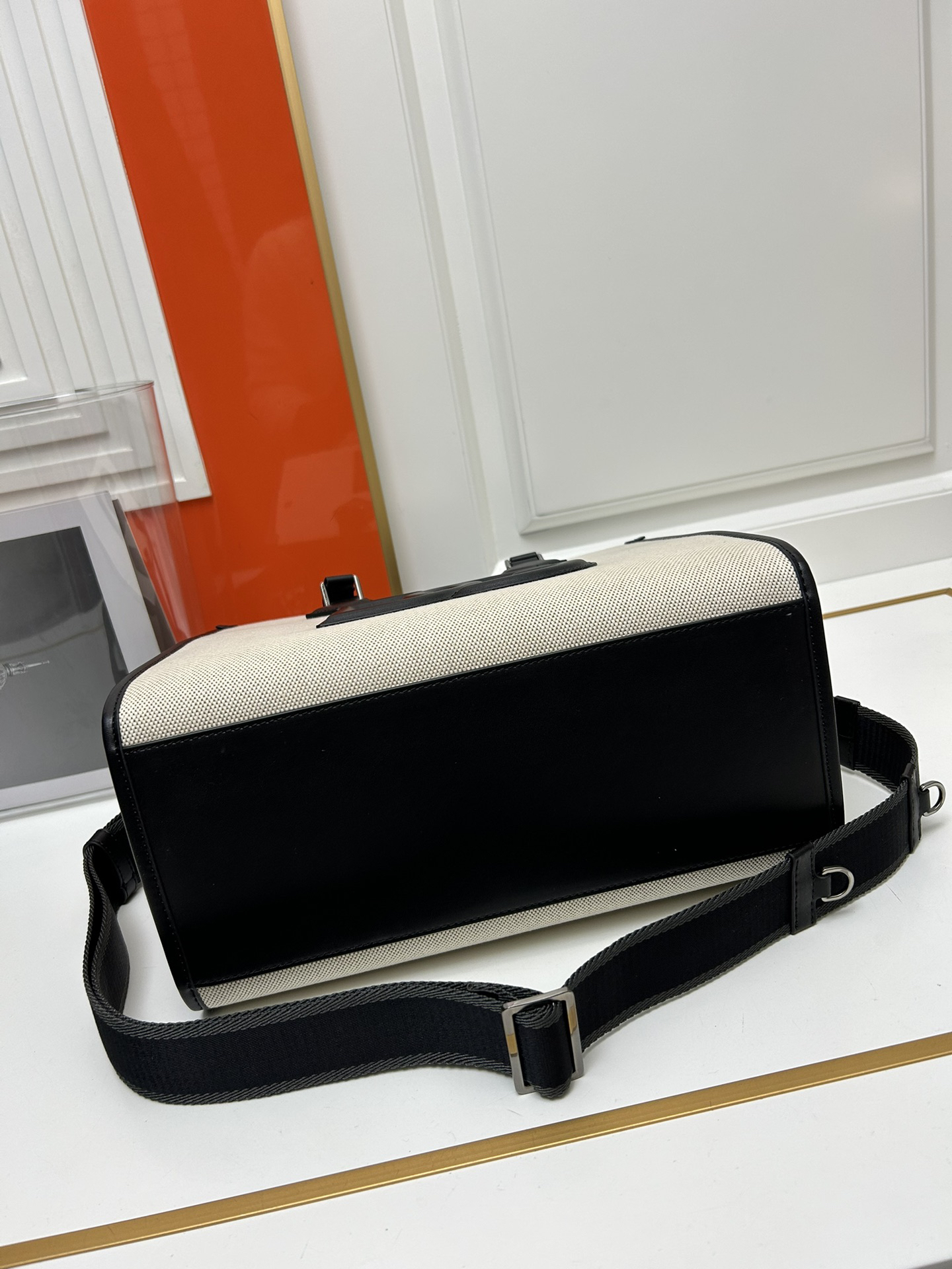 ドルチェ・アンド・ガッバーナ「D&G」キャンバス&レザー トートバッグ