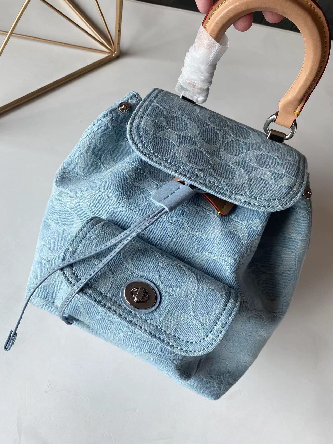 コーチ「Coach」Riya 21 デニム バックパック