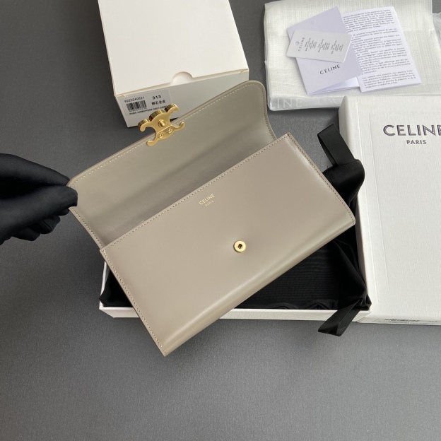 セリーヌ「Celine」TRIOMPHE光沢牛革財布
